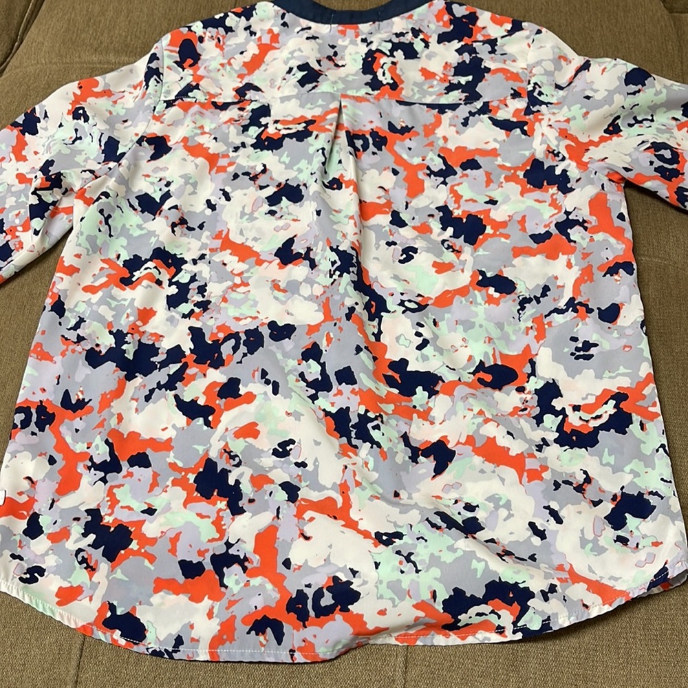 Tops - Picture 2 of 2